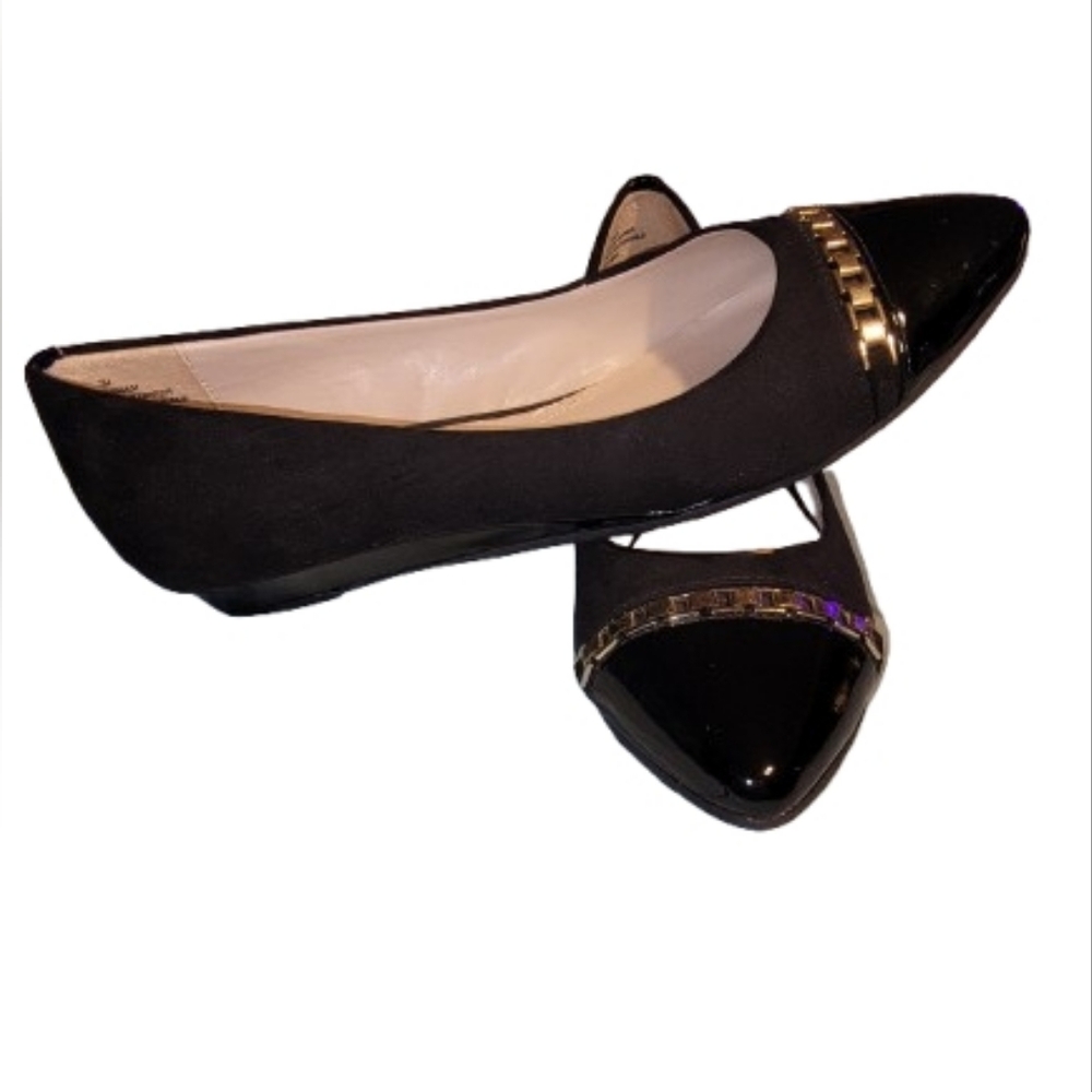 Laura Ashley Black Flats w/ Gold Detail Size 7 - Picture 4 of 7